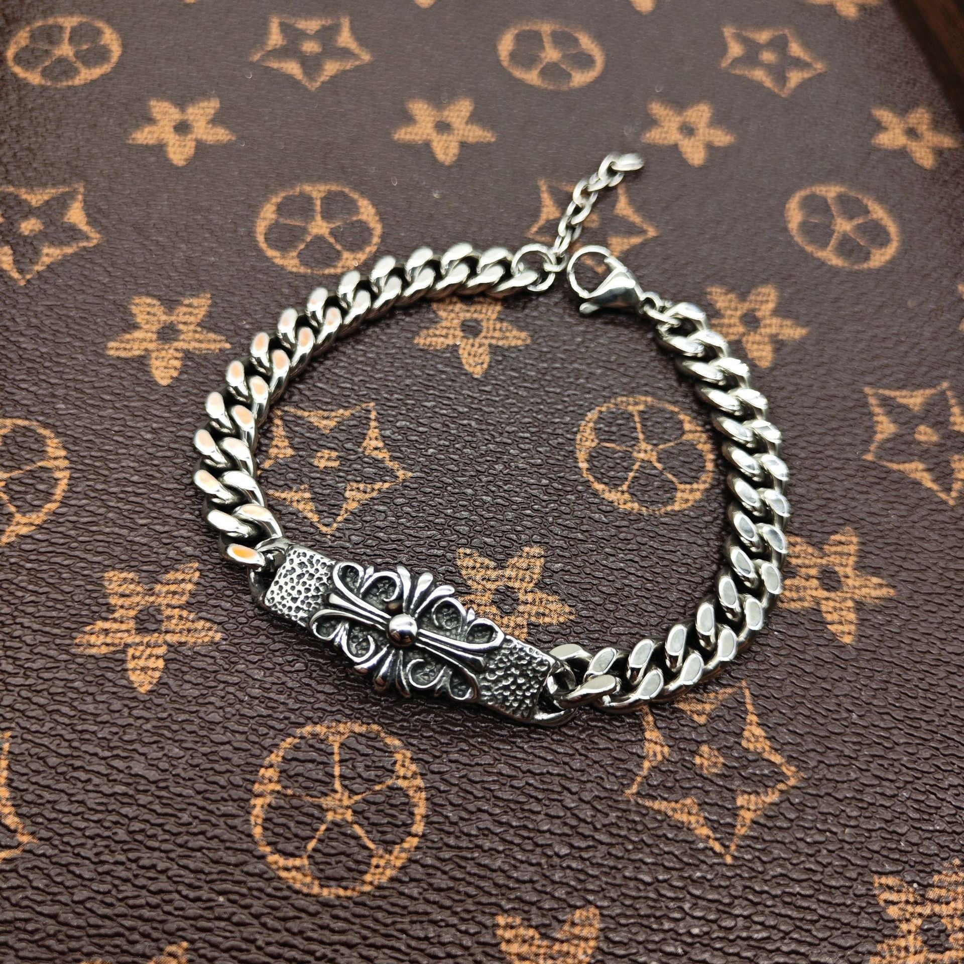 Chrome Hearts Silver Cuban chain curved bracelet